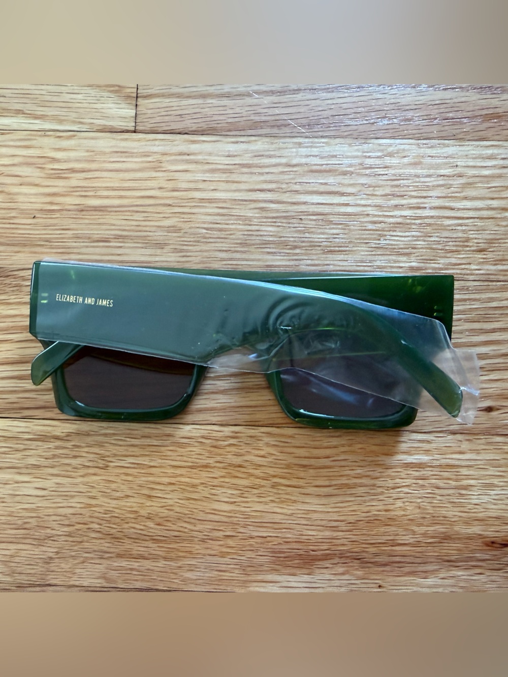 Elizabeth and James Sunglasses New - Picture 3 of 3